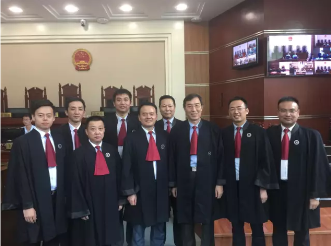 缪新(xīn)华一家五口蒙冤14年之久的重大冤案，终获平反昭雪(xuě)，刘平律师参与承办(bàn)